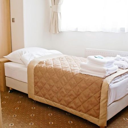 Dlugi Dom Hotel Jelenia Gora Room photo