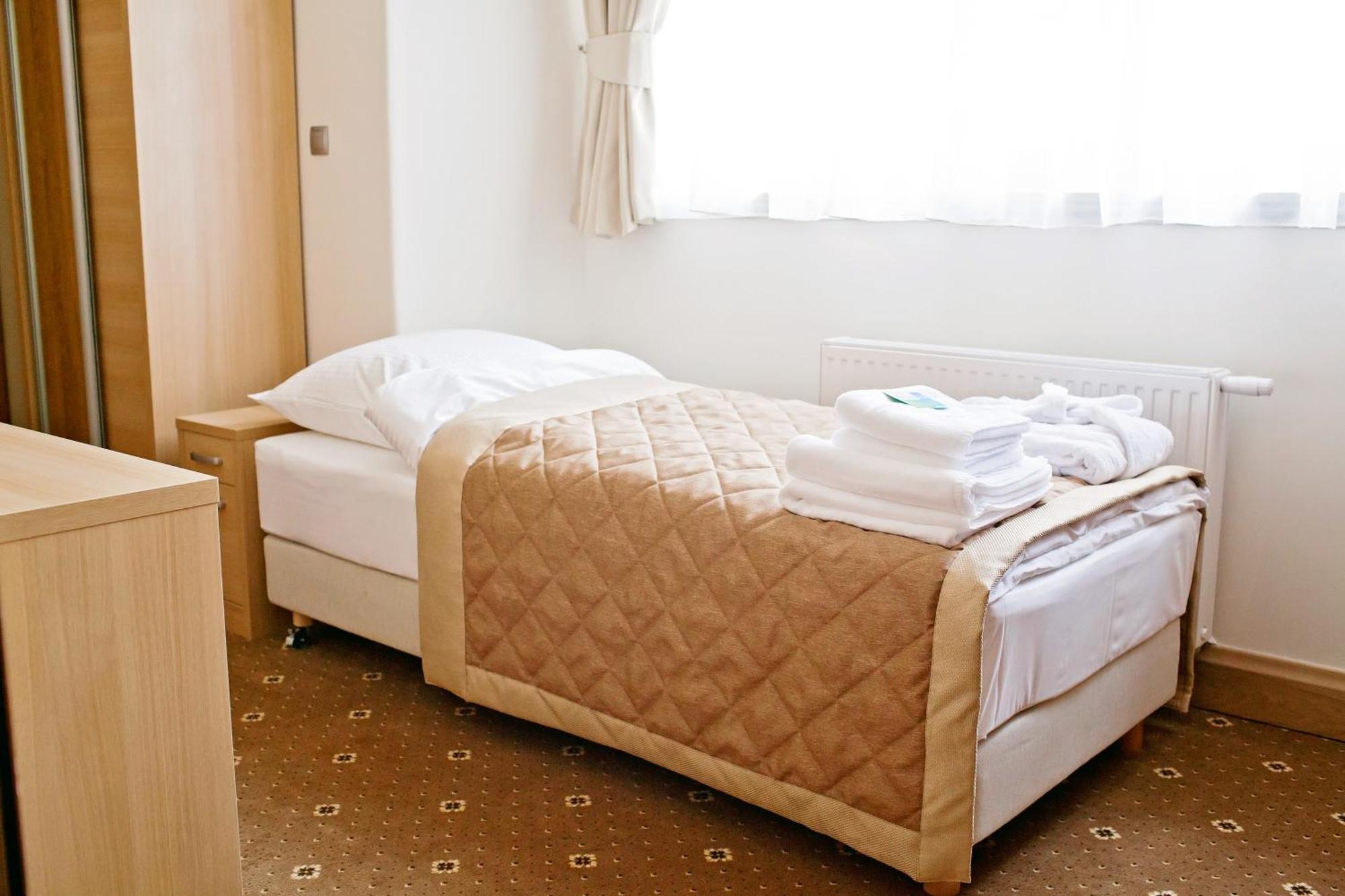 Dlugi Dom Hotel Jelenia Gora Room photo