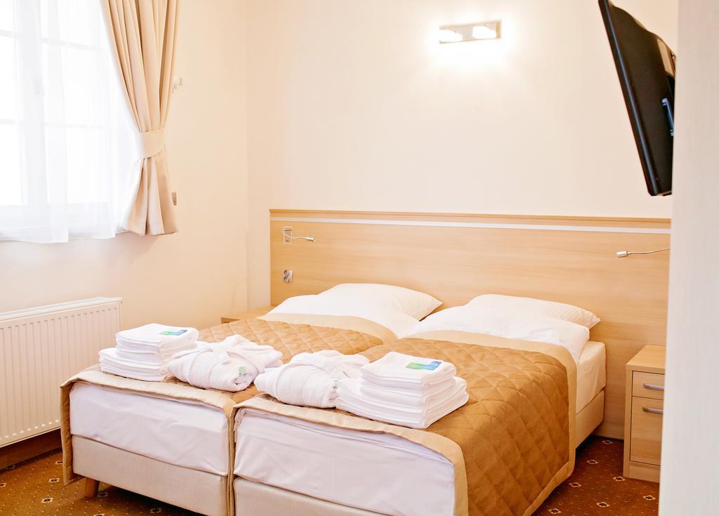 Dlugi Dom Hotel Jelenia Gora Room photo
