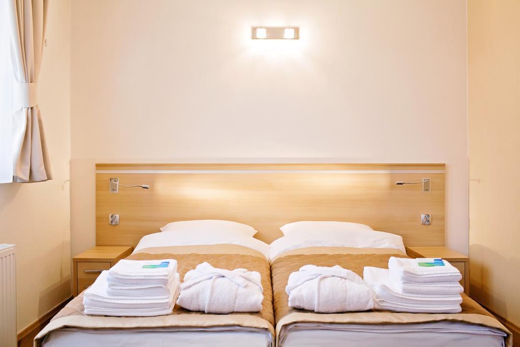 Dlugi Dom Hotel Jelenia Gora Room photo