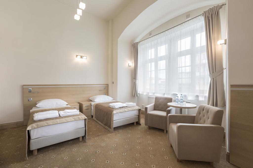 Dlugi Dom Hotel Jelenia Gora Exterior photo